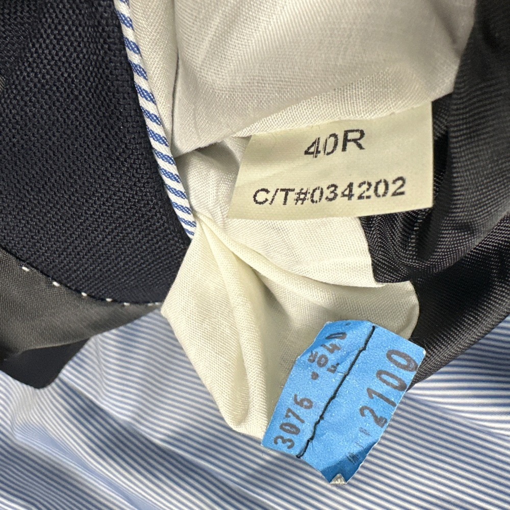 Tommy Hilfiger Blazer Men's 40R Navy Blue Gold Crest Buttons Classic Preppy EUC - Picture 10 of 16